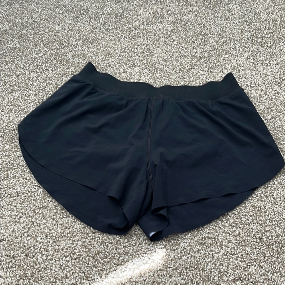 CRZ Yoga Women's Athletic Shorts - Size Medium (8/10)